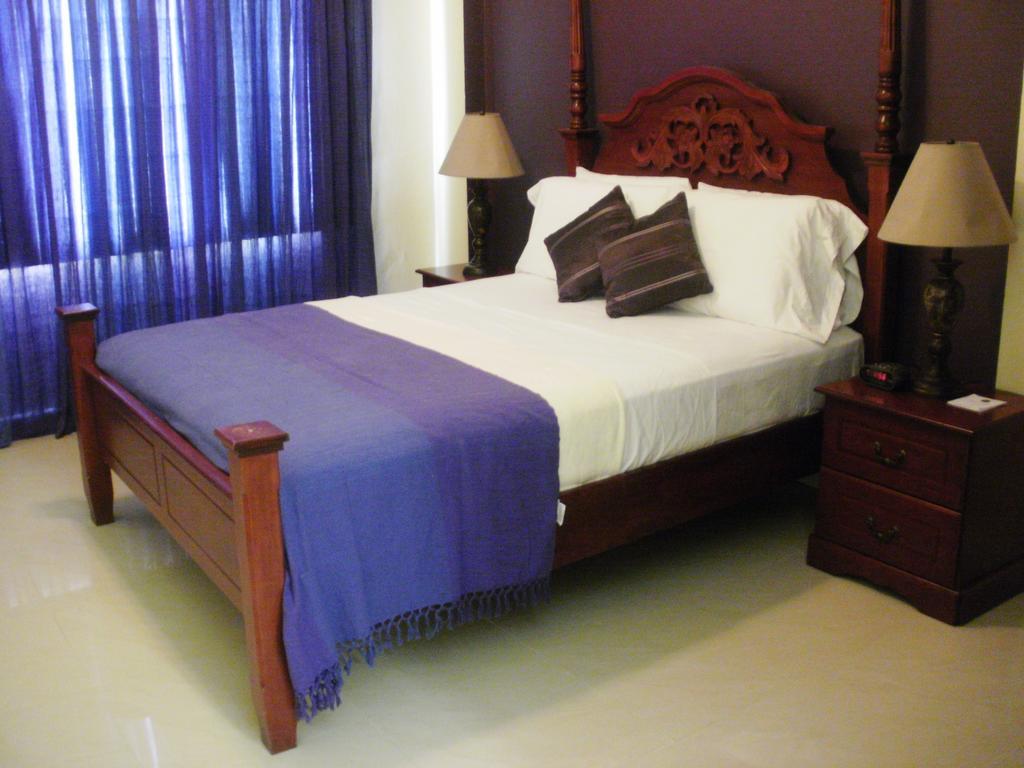 Inn Flight Suites Piarco Exterior foto