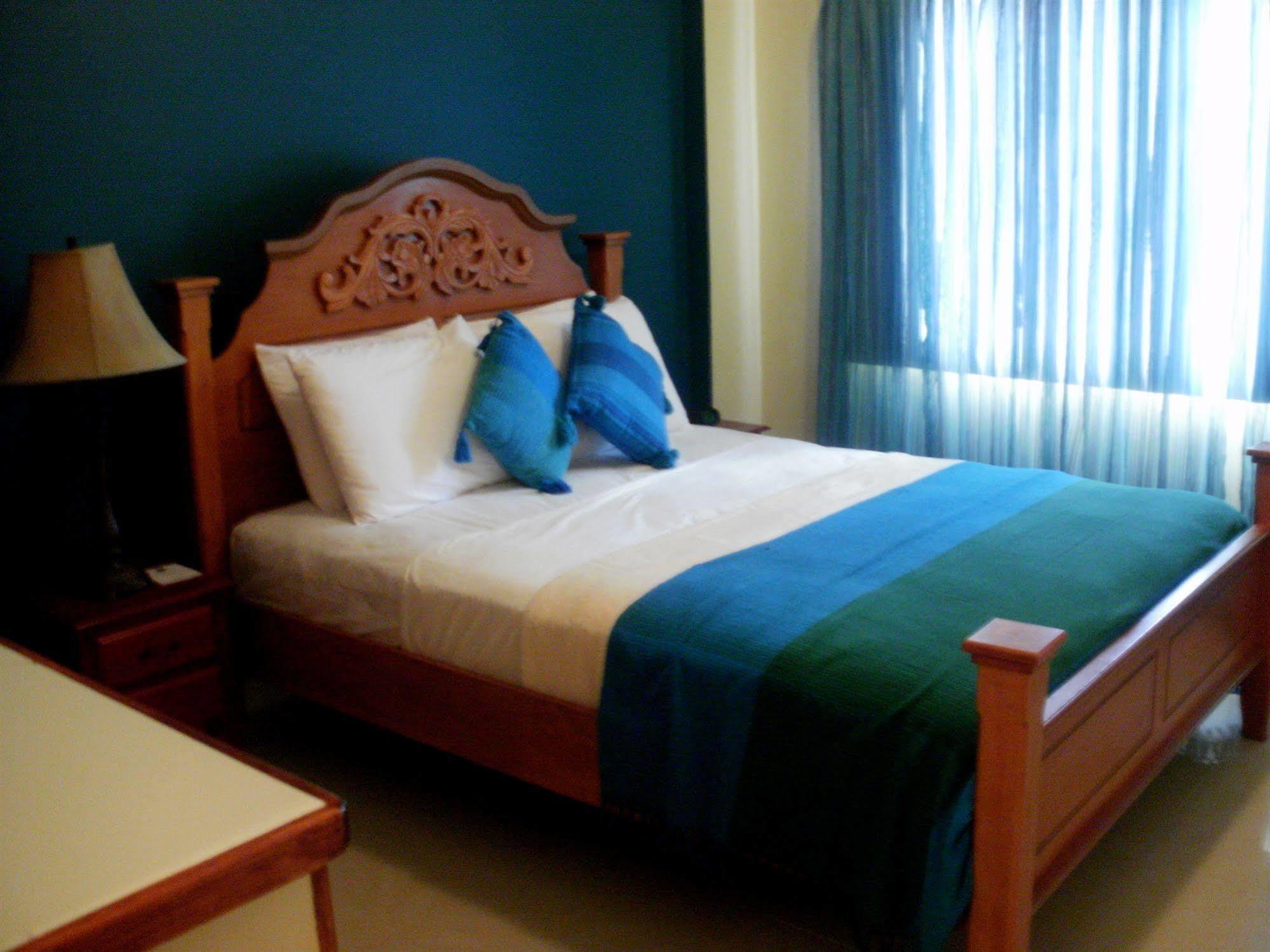 Inn Flight Suites Piarco Exterior foto