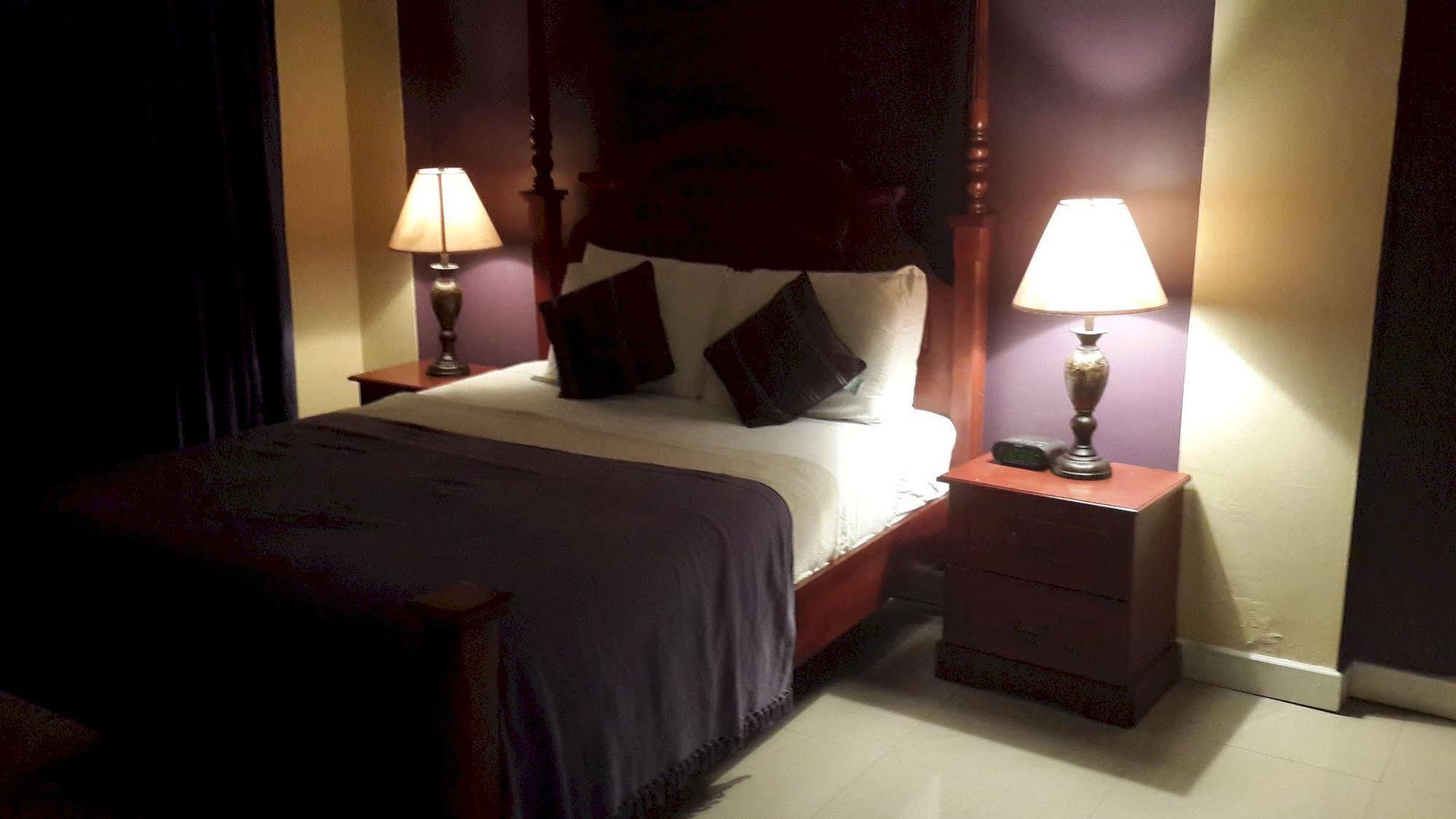 Inn Flight Suites Piarco Exterior foto